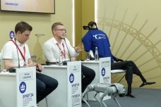 Робот-гуманоид «выступил» на ПМЭФ-2024 на шоу-сессии от сообщества «Техпросвет ВКонтакте»